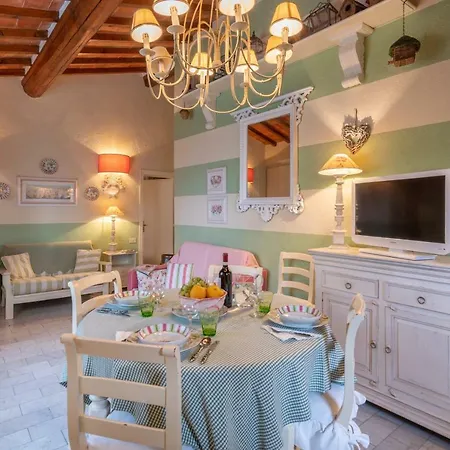 Villino Single House Garden Shared Pool Wi-fi 펜션 *
